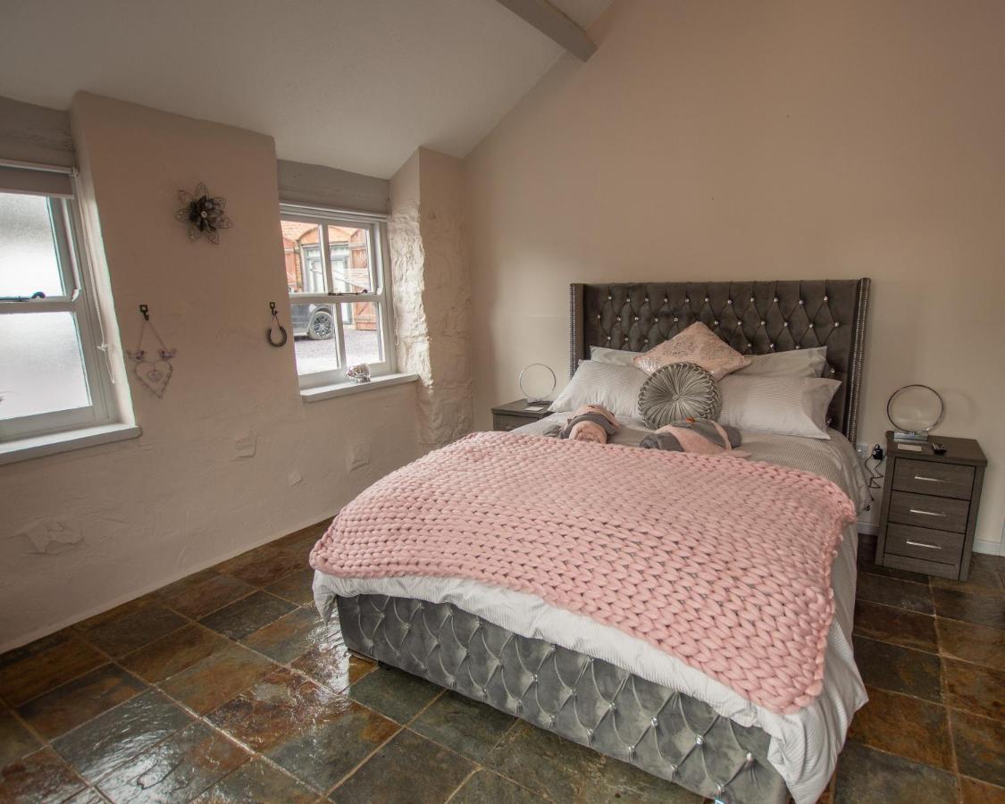 Dwylig Isa Holiday Cottages Rhuddlan Exterior foto